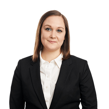 Romy van de Loo*, Rechtsanwältin