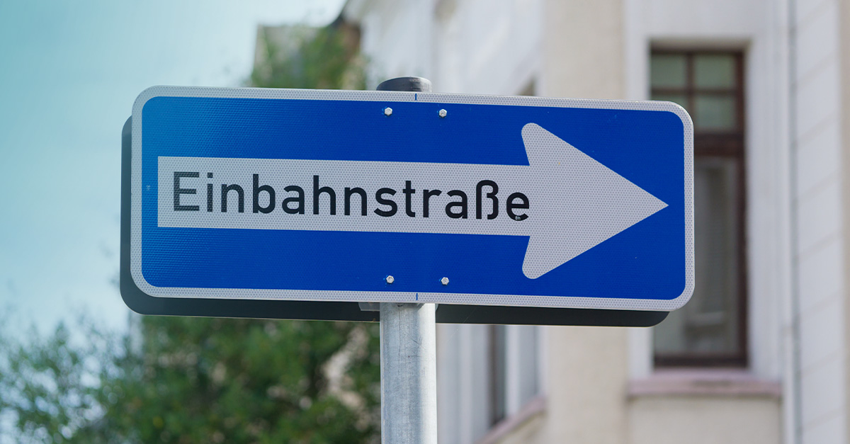 Falsch herum in die Einbahnstraße Alle Infos & Bußgelder