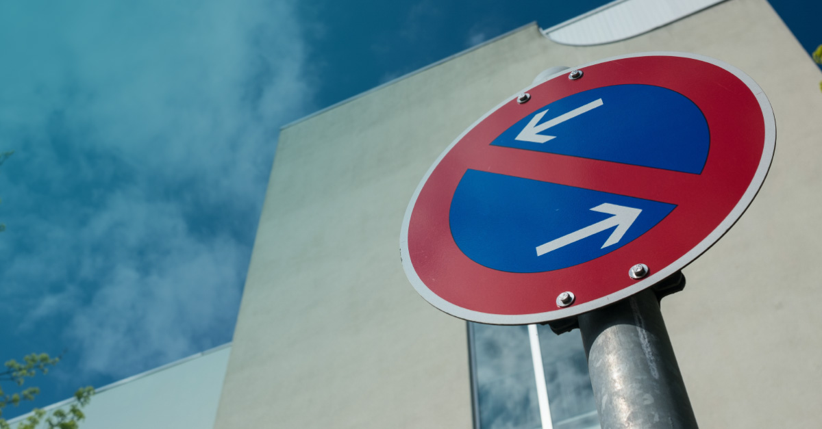 SCHILD - PARKPLATZRESERVIERT FÜRKENNZEICHENBEHINDERTEN