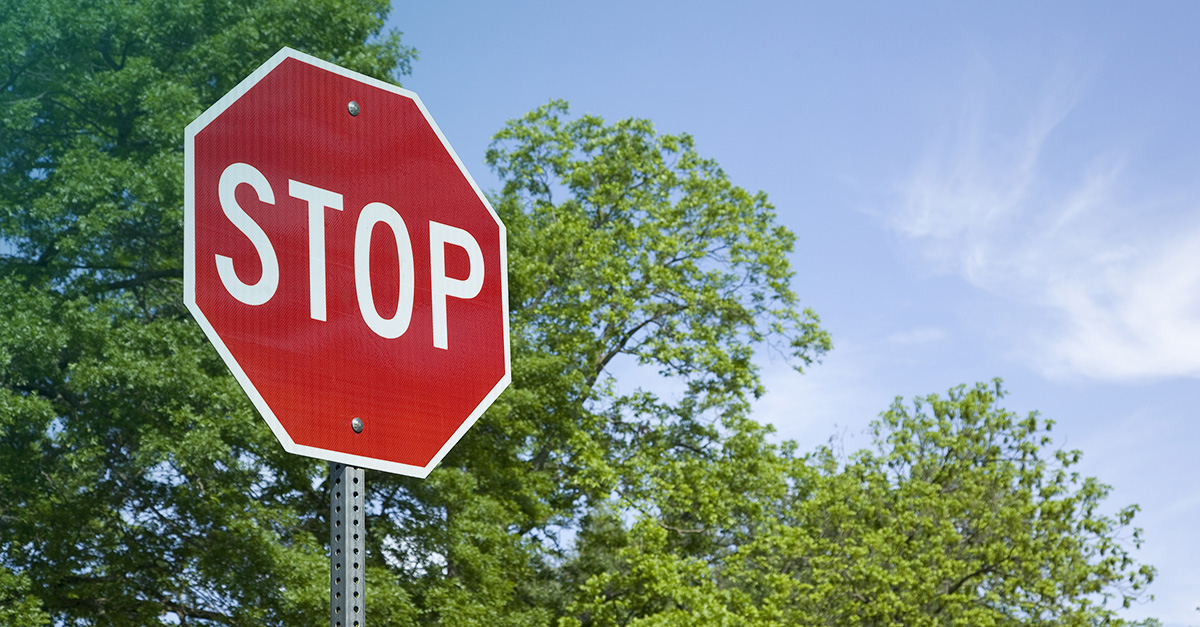 Stoppschild überfahren: Welche Folgen jetzt drohen